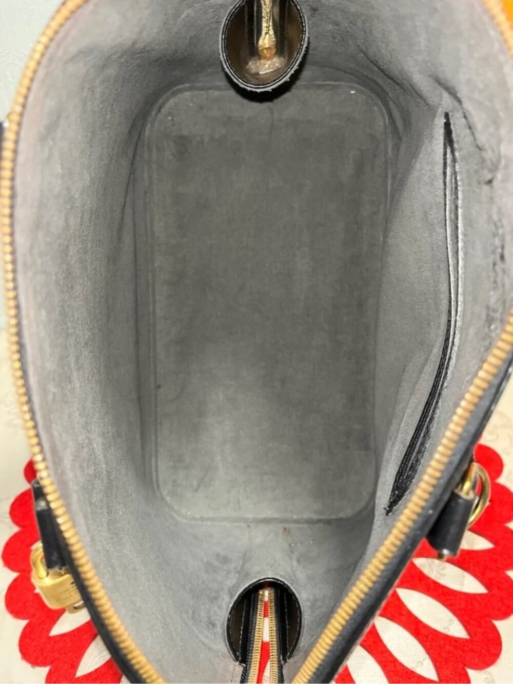Louis Vuitton Alma Handbag - Picture 8 of 10